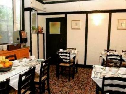 Crescent House Hotel - Photo3
