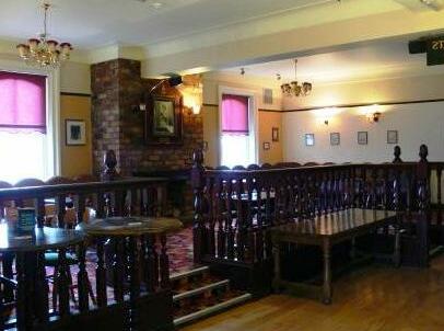 The Plough Hotel - Photo4