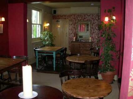 Lord Lyon Inn - Photo2