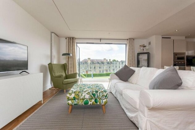 Luxury Balcony Apartment in St Andrews with Parking - Photo4