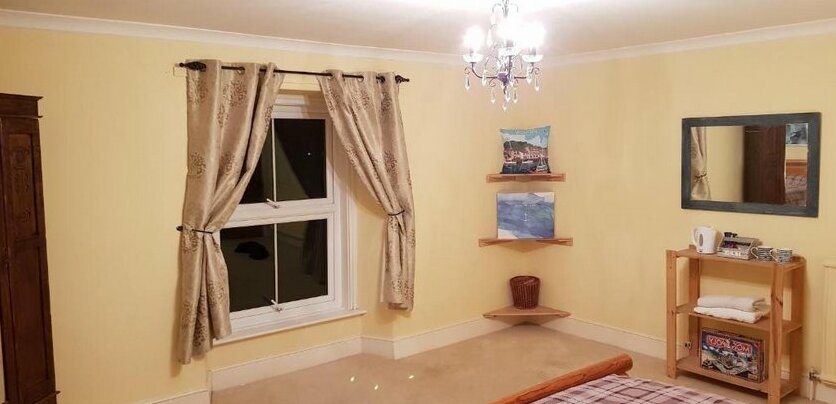 Padstow the best beaches HUGE room - Photo2