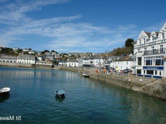 Stones Throw St Mawes