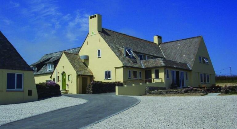 YHA Treyarnon Bay - Photo2