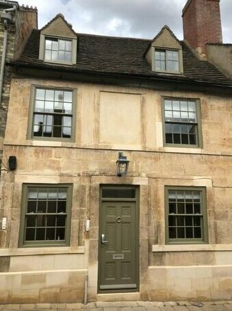 Number 6 Stamford - Boutique Grade II Listed Townhouse