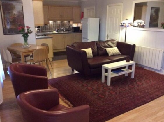 Stansted spacious 2-bed apartment easy access to Stansted Airport & London - Photo2