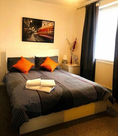 Dreams Serviced Accommodation- Staines/Heathrow
