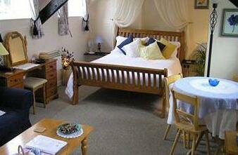 The Old Coach House Bed and Breakfast Lifton - Photo4
