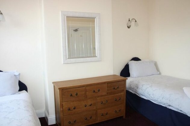 Linhill Guest House - Photo4