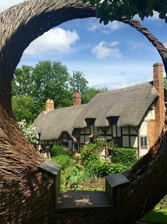 The Lodge Stratford-upon-Avon - Photo4