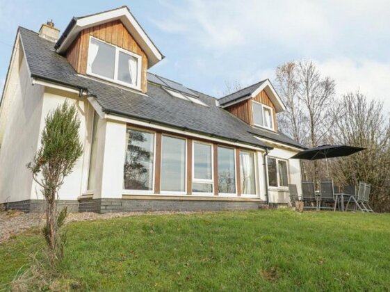 Marine Cottage Strontian