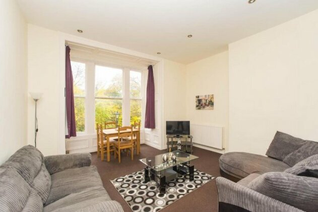 Elms West Apartments - Photo3