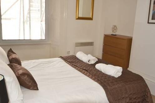 Hawksley House - Photo3