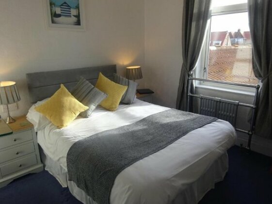 Mayfield Guesthouse - Photo4