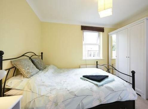 St Michaels Court Apartment - Photo4