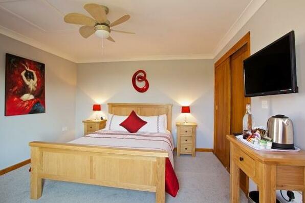 Grove Barn Guest Rooms - Photo4