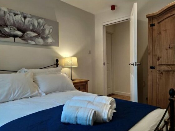 Contemporary 2 Bedroom Apartment Swansea - Photo4