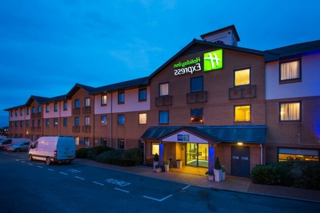 Holiday Inn Express Swansea East