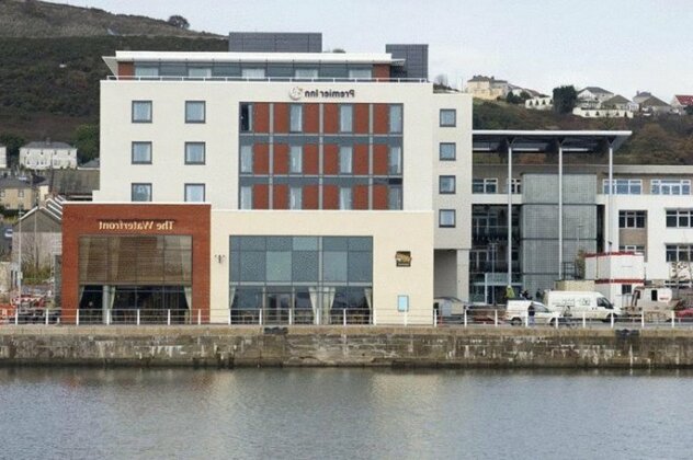 Premier Inn Swansea Waterfront - Photo2