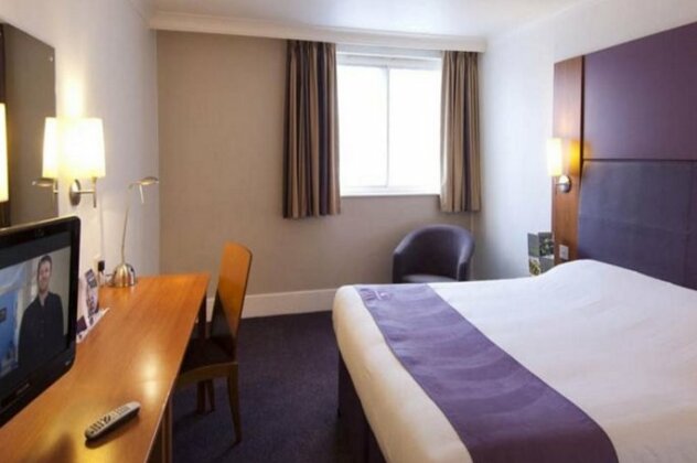 Premier Inn Tenby Town Centre - Photo2