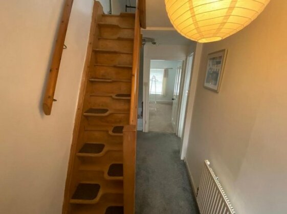 Shell Cottage - 2 Bedroom Holiday Home - Tenby - Photo3