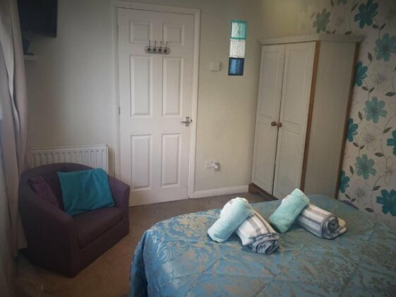 Self Contained Rooms in Central Torquay - Photo2