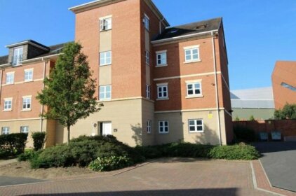 Central Stylish 2-bed Apartment with allocated parking