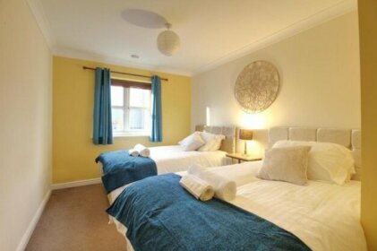 Sunnydale Serviced Apartments - Central location with allocated parking