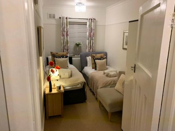 Newly renovated apartment Walton-on-Thames