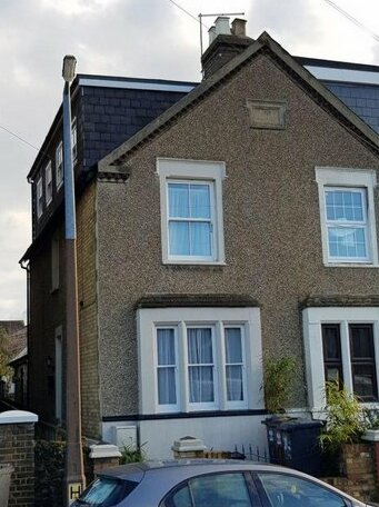 3-Bedroom House With Garden In Ware