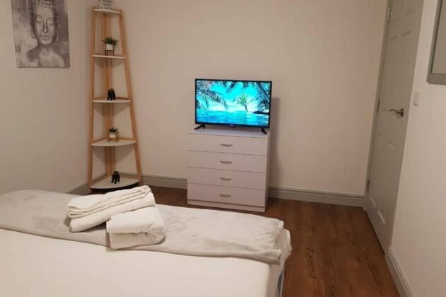 Beautiful Apartment near it all with free wifi - Photo5