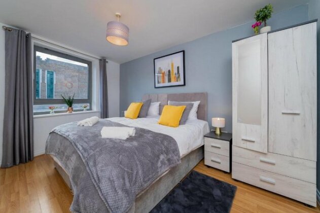 Ashleigh two bed apartment in the heart of watford - Photo5