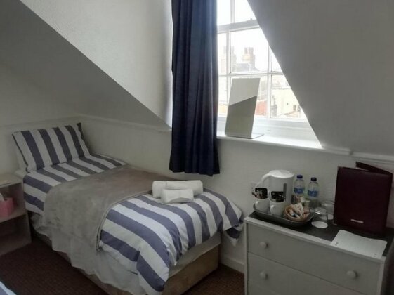 Braemar Weymouth - Photo2