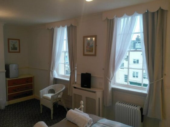 Braemar Weymouth - Photo4