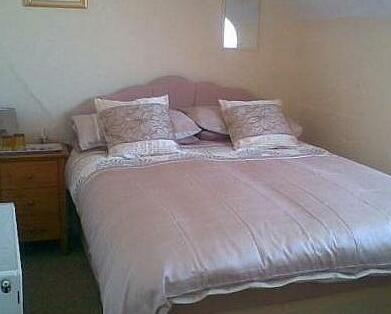Moorings Guest House - Photo4