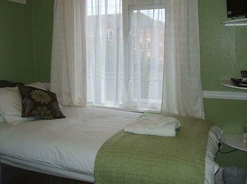 Pink House Bed and Breakfast Weymouth - Photo3