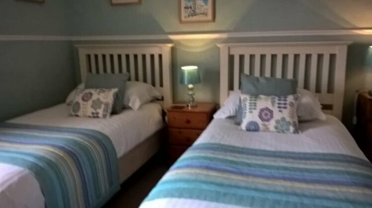 Valentine Guest House Weymouth - Photo4