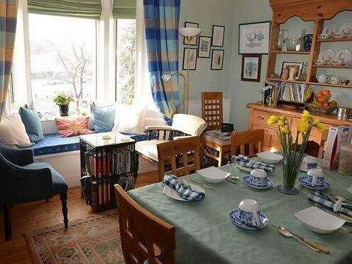 Captains Cabin - Photo3