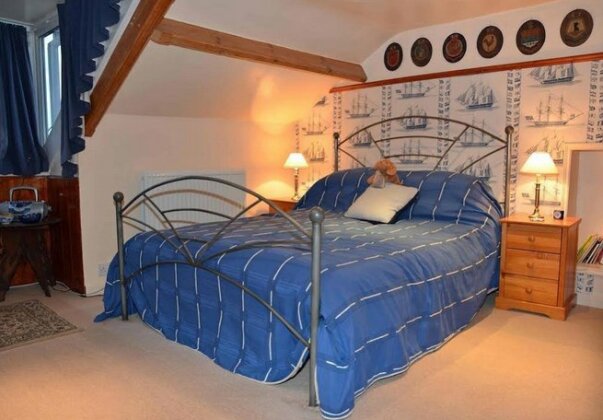 Captains Cabin - Photo4