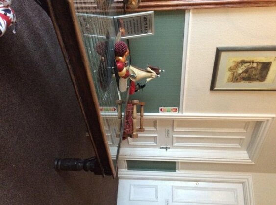 Hillcrest Guesthouse - Photo2