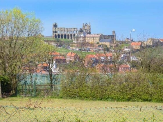 Magpie Whitby - Photo3