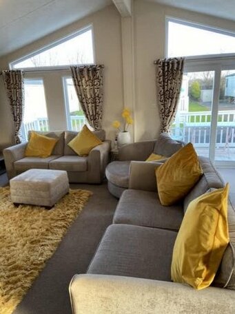 Impeccable 2-Bed Lodge in Whitley Bay - Photo4