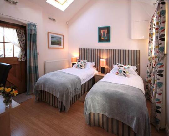 Yew Tree House Bed and Breakfast - Photo4