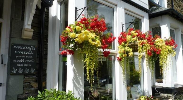 Autumn Leaves Guest House - Photo2