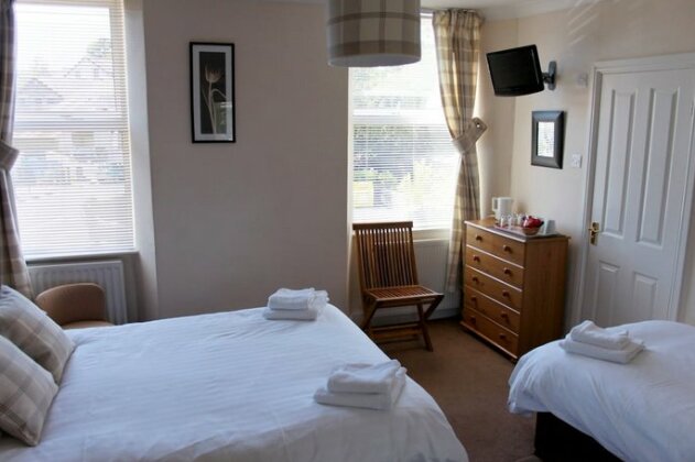 Brook House Free on-site car park - Photo5
