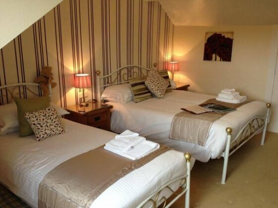 Ellerdene Guesthouse - Photo2