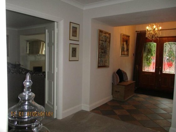 McMillans B&B Windsor - Photo3