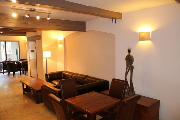 The Coach House Winterbourne - Photo3
