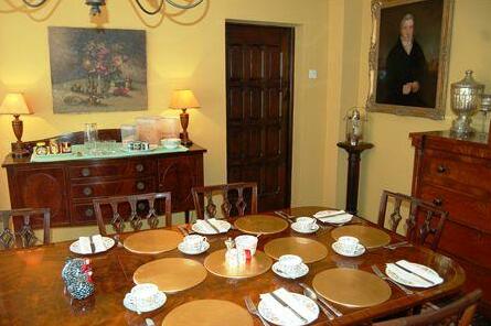 Arundel Holt Court Bed and Breakfast Petworth - Photo2