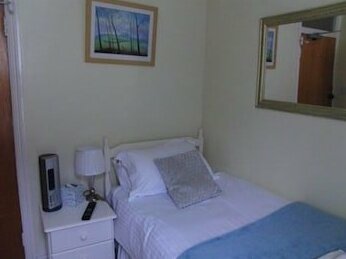 Glenhill Guest House - Photo4
