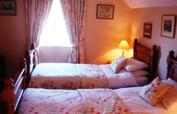 Coach House Bed & Breakfast - Photo3